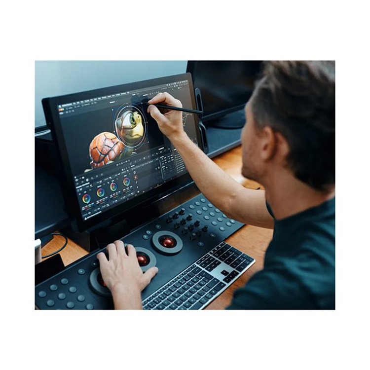 WACOM Cintiq Pro 22 with Stand WACOM Cintiq Pro 22 with Stand